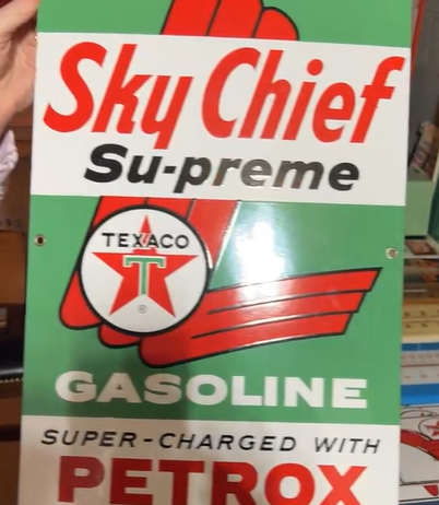 Texaco Sky Chief Su-preme Gasoline with Petrox SSP Pump Plate