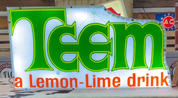 Teem a Lemon-Lime Drink Plastic Light Up Sign