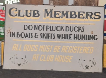 Do Not Pluck Ducks in Boats and Skiffs While Hunting SST Sign