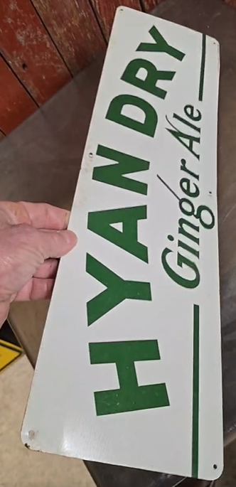 Hyan Dry Ginger Ale SST Sign