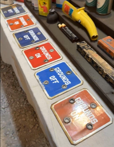 Gounds Off SSP Signs (set of six)