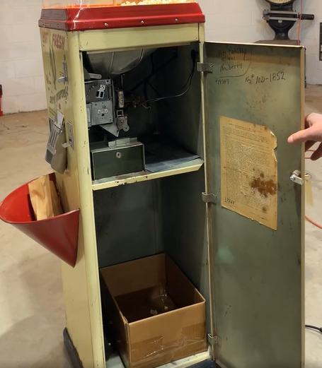 Hot Fresh Serve Yourself Popcorn Coin-Op Vending Machine