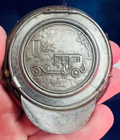 Automobile Themed Metal Pocket Change Holder