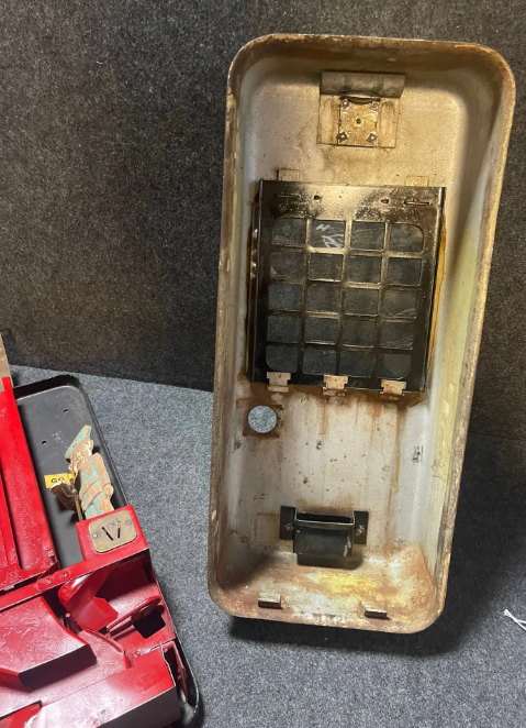 Pulver Chewing Gum 1 Cent Machine with Original Key & Yellow Paint