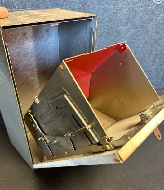 Ball Point Pen 25 Cent Counter-Top Store Display with Working Key