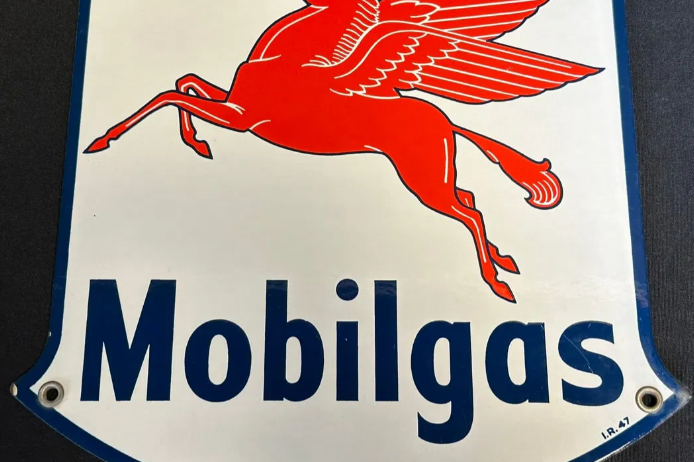Mobilgas Dated 1947 SSP Pump Plate
