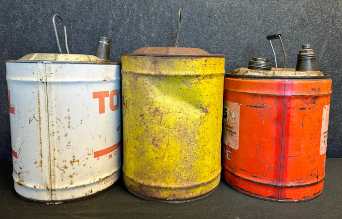 Total, Pennzoil & Reeves 5 Gallon SST Motor Oil Cans