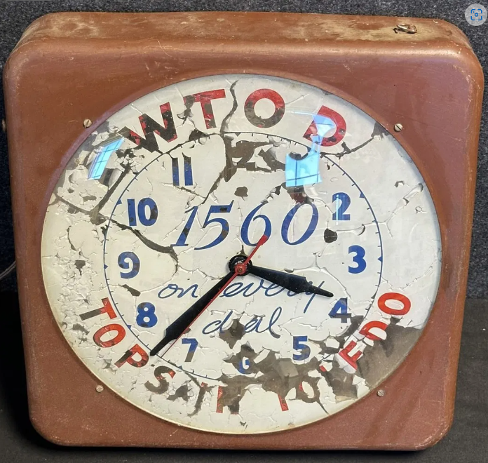 WTOD Tops In Toledo Advertising 1560 AM Metal Lighted Clock