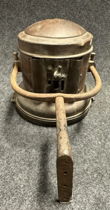 The E and J MFG Co 376 Model Detroit Michigan Automotive Brass Lamp