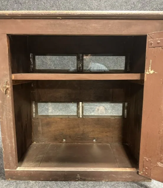 Caille Bros 1920s Riverboat Slot Machine Case