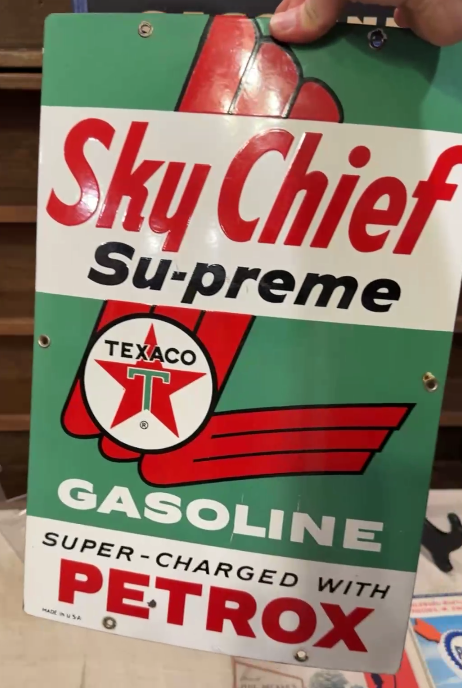 Texaco Sky Chief Gasoline with Petrox SSP Pump Plate